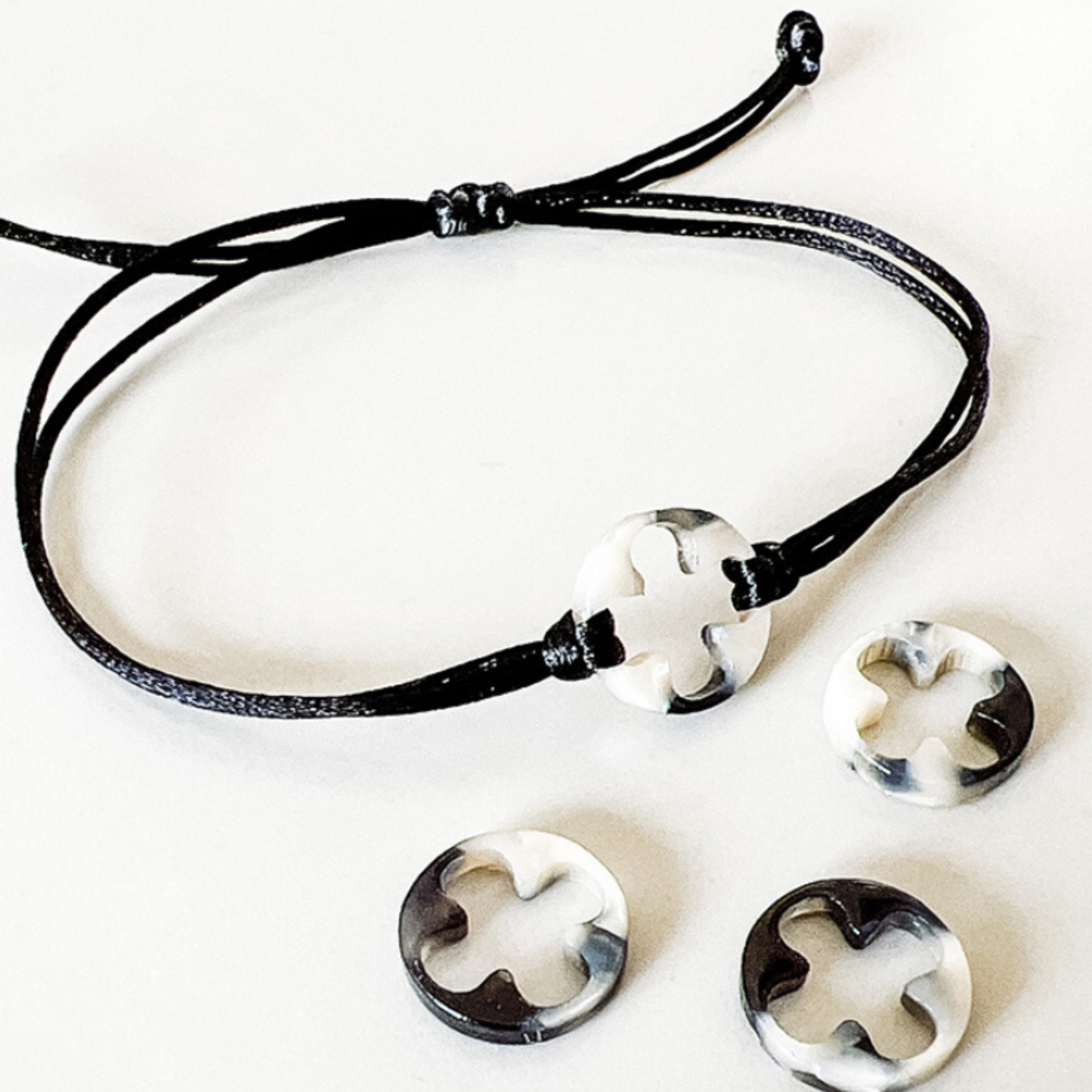 Monochrome Thread Bracelet