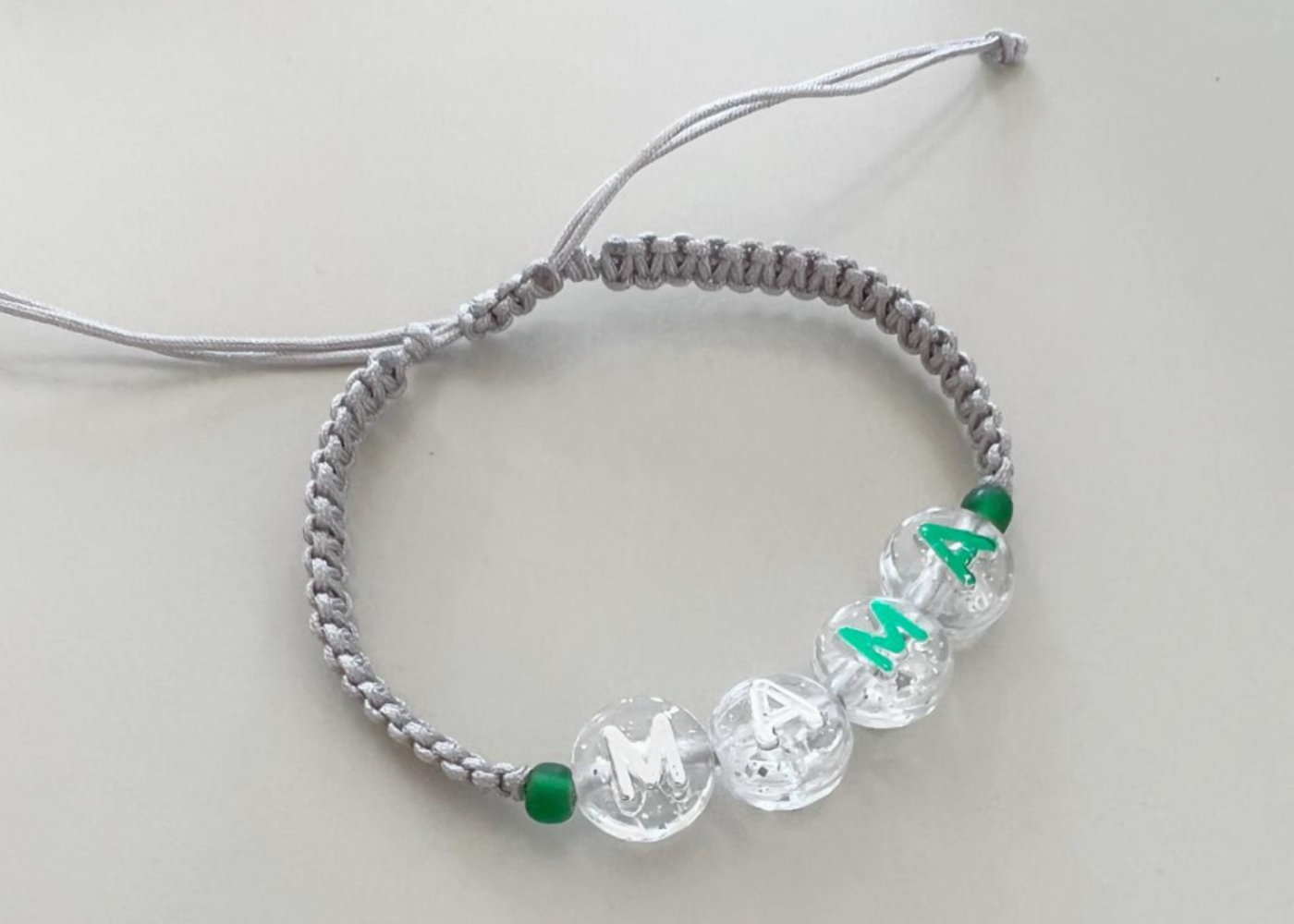 "MOM" Letter Beads Bracelet