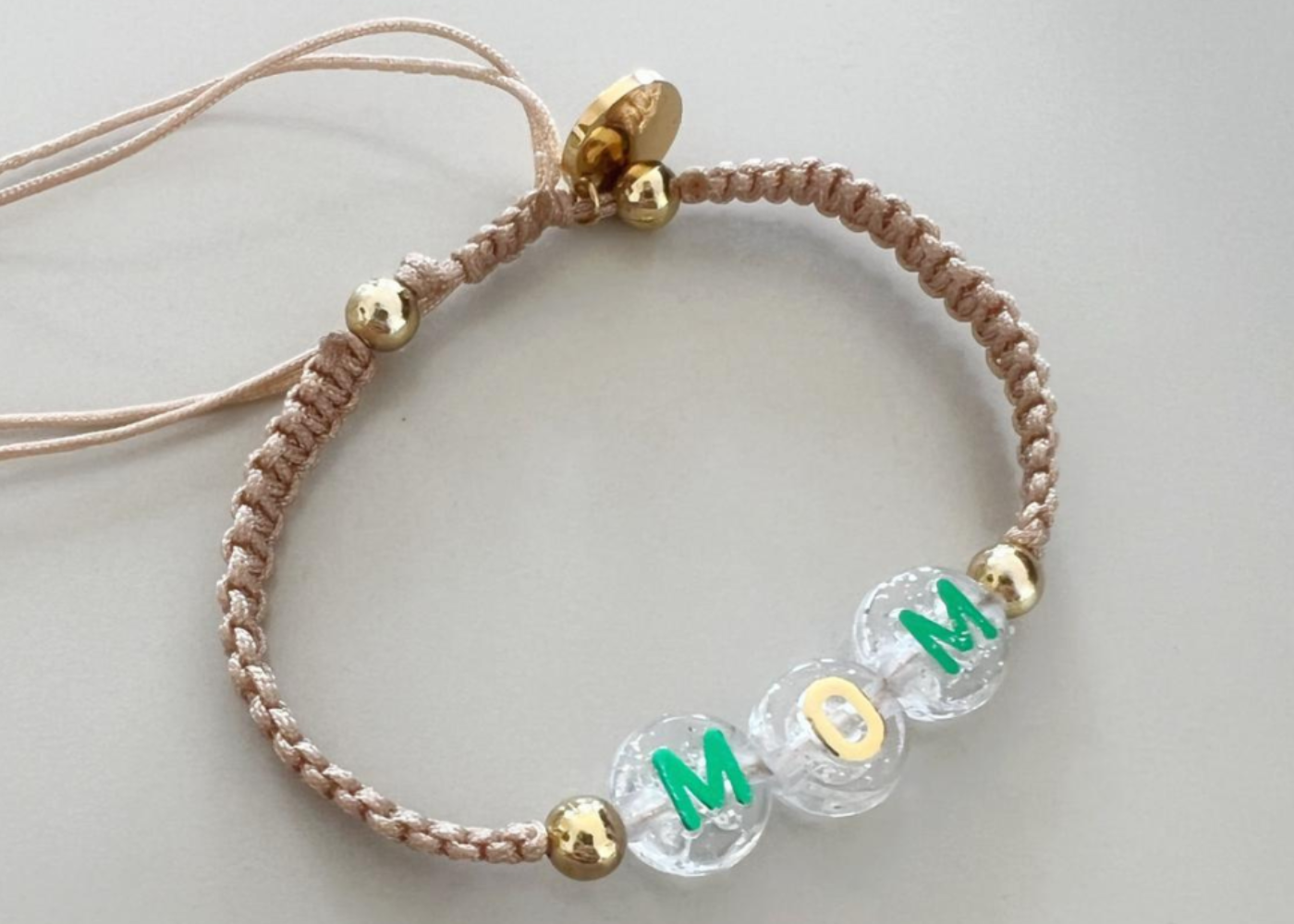 "MOM" Letter Beads Bracelet